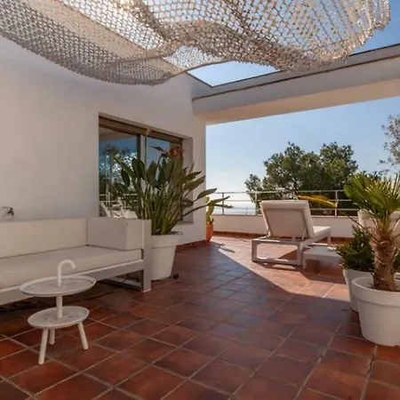 Uamue Villa Canyelles (Catalonia)